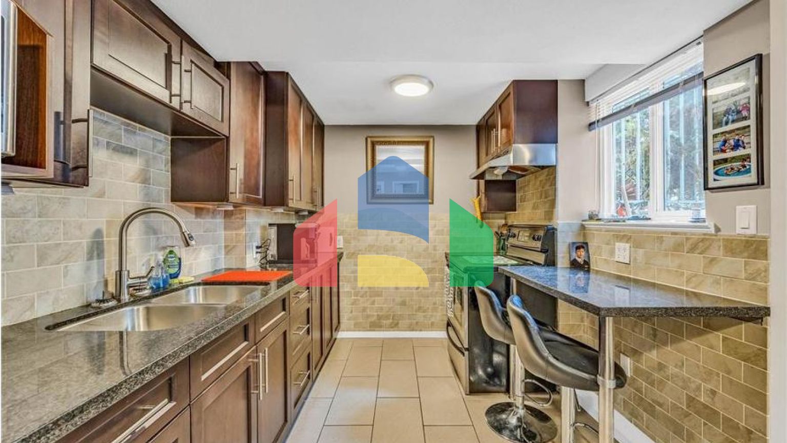 Residential - Single Family Home - Surrey, Canada - Canada