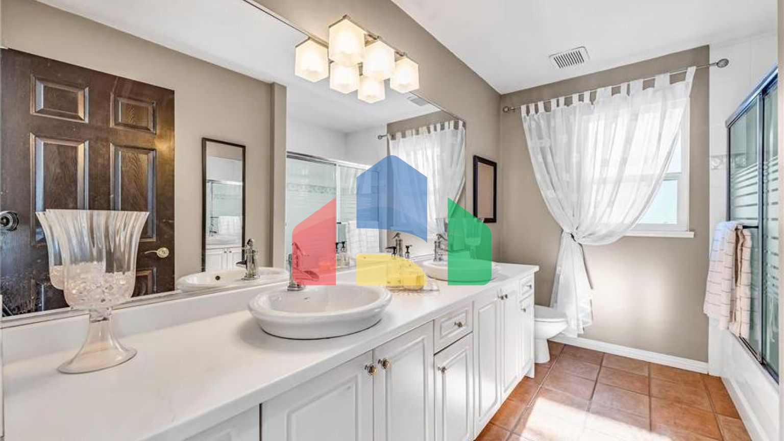 Residential - Single Family Home - Surrey, Canada - Canada