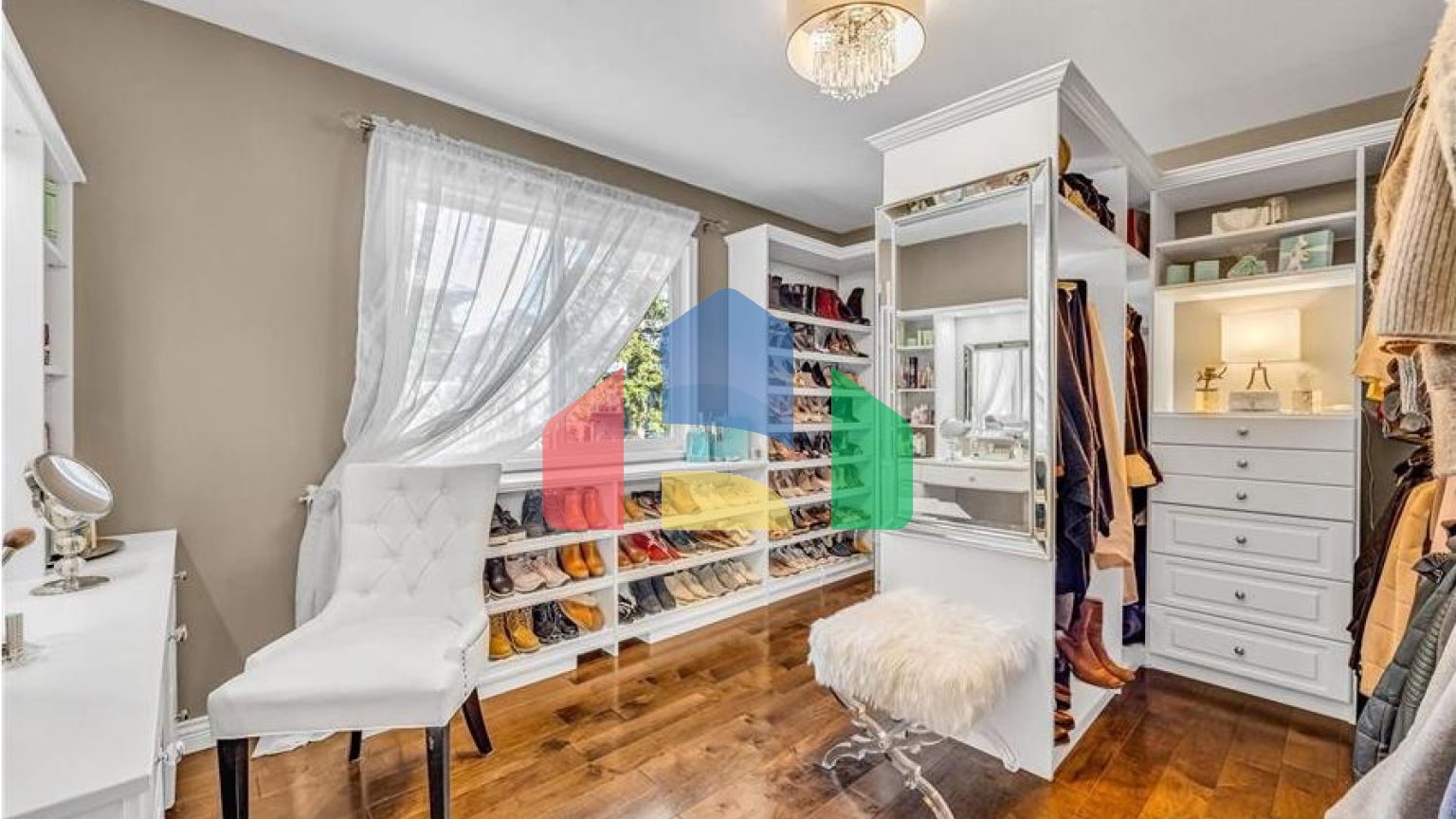 Residential - Single Family Home - Surrey, Canada - Canada