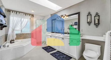 Residential - Single Family Home - Surrey, Canada - Canada