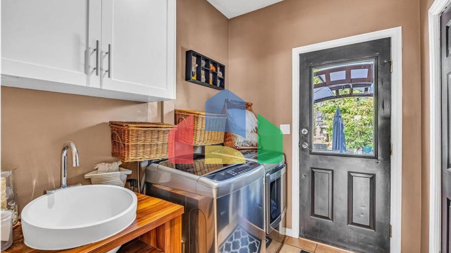 Residential - Single Family Home - Surrey, Canada - Canada