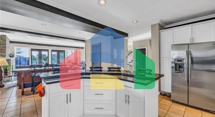 Residential - Single Family Home - Surrey, Canada - Canada