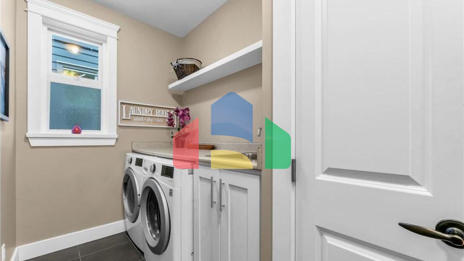 Residential - Single Family Home - Surrey, Canada - Canada