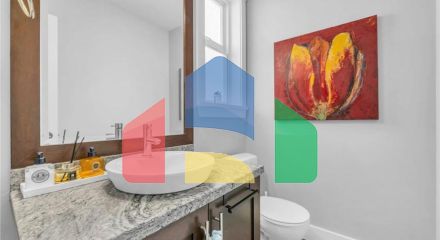 Residential - Single Family Home - Surrey, Canada - Canada