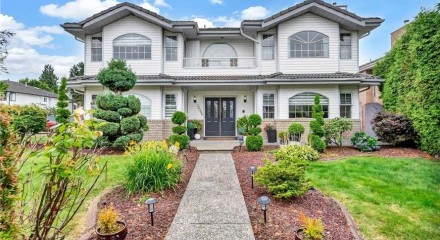 Residential - Single Family Home - Surrey, Canada - Canada