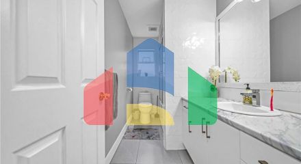 Residential - Single Family Home - Surrey, Canada - Canada