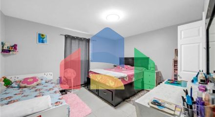 Residential - Single Family Home - Surrey, Canada - Canada