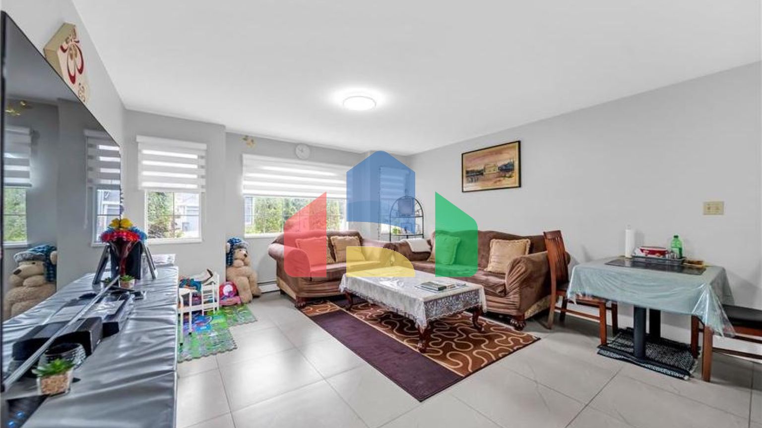 Residential - Single Family Home - Surrey, Canada - Canada