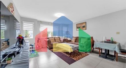 Residential - Single Family Home - Surrey, Canada - Canada