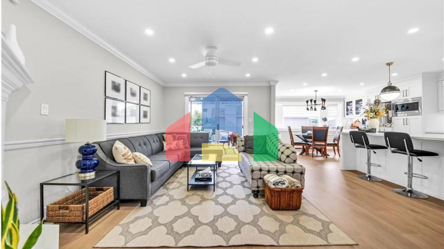 Residential - Single Family Home - Surrey, Canada - Canada