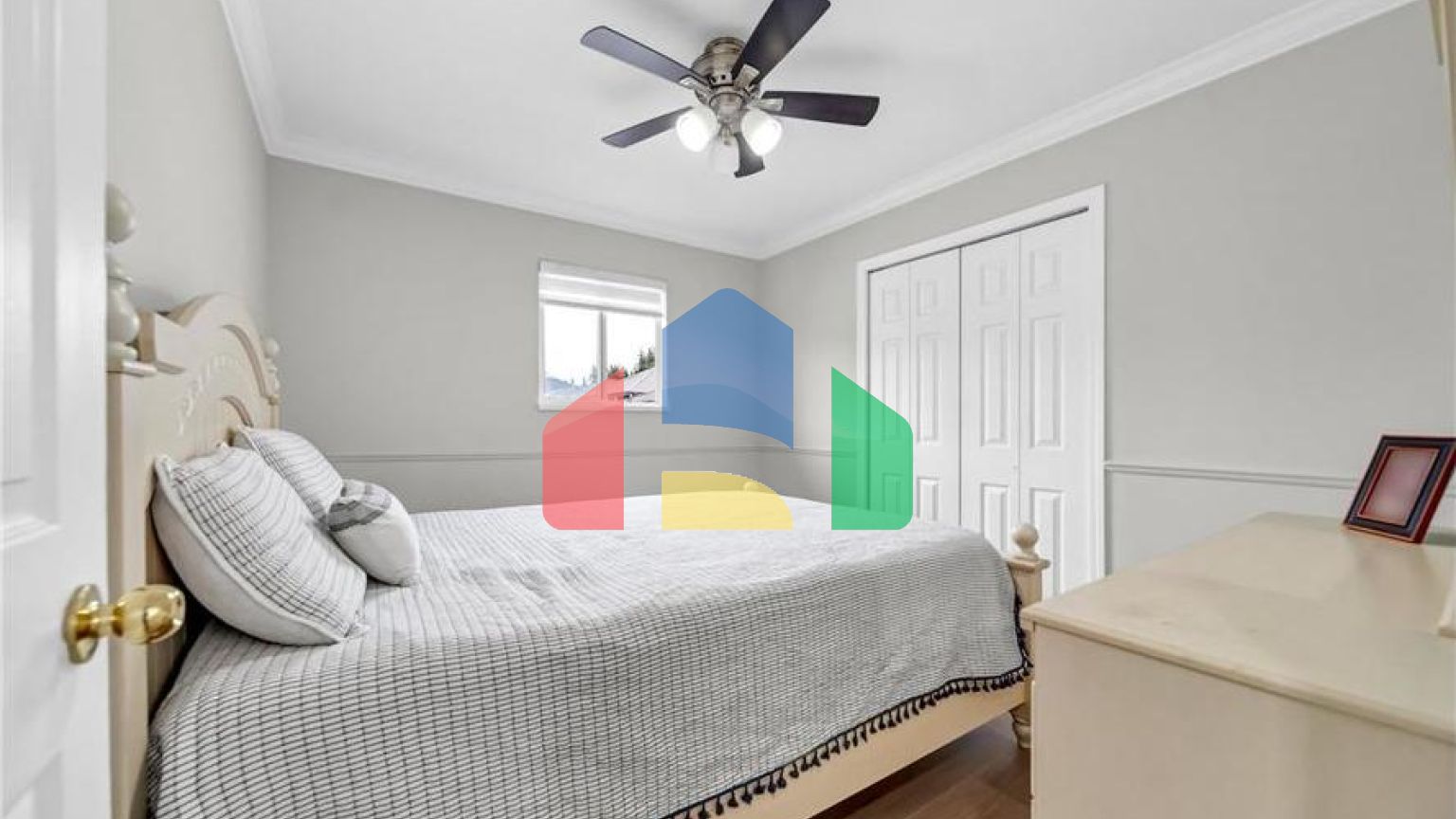 Residential - Single Family Home - Surrey, Canada - Canada