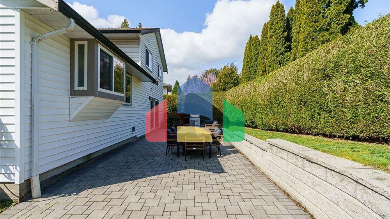 Residential - Single Family Home - Surrey, Canada - Canada