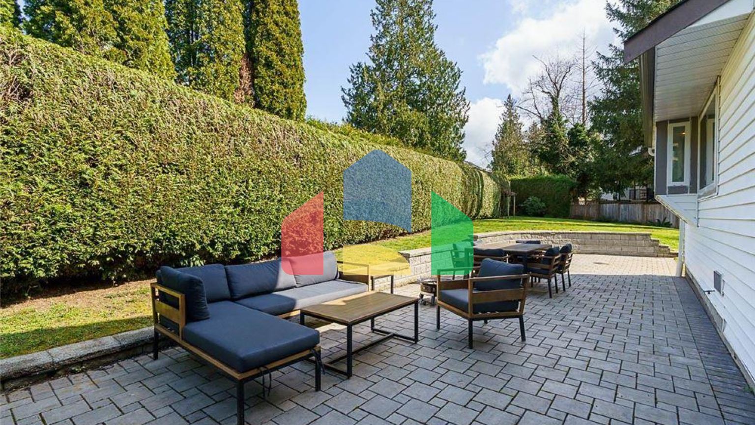 Residential - Single Family Home - Surrey, Canada - Canada