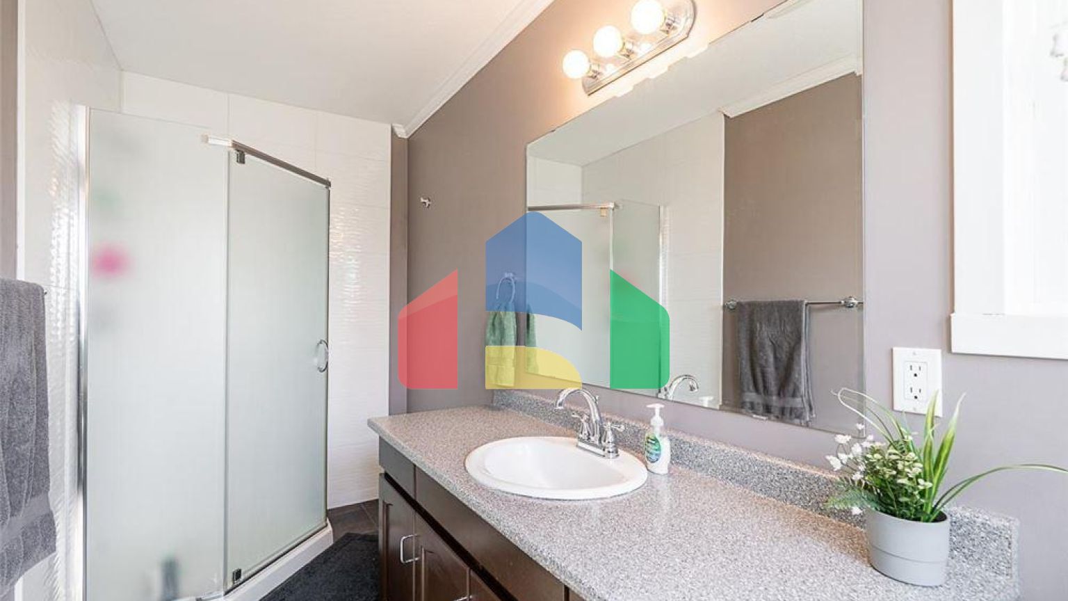 Residential - Single Family Home - Surrey, Canada - Canada