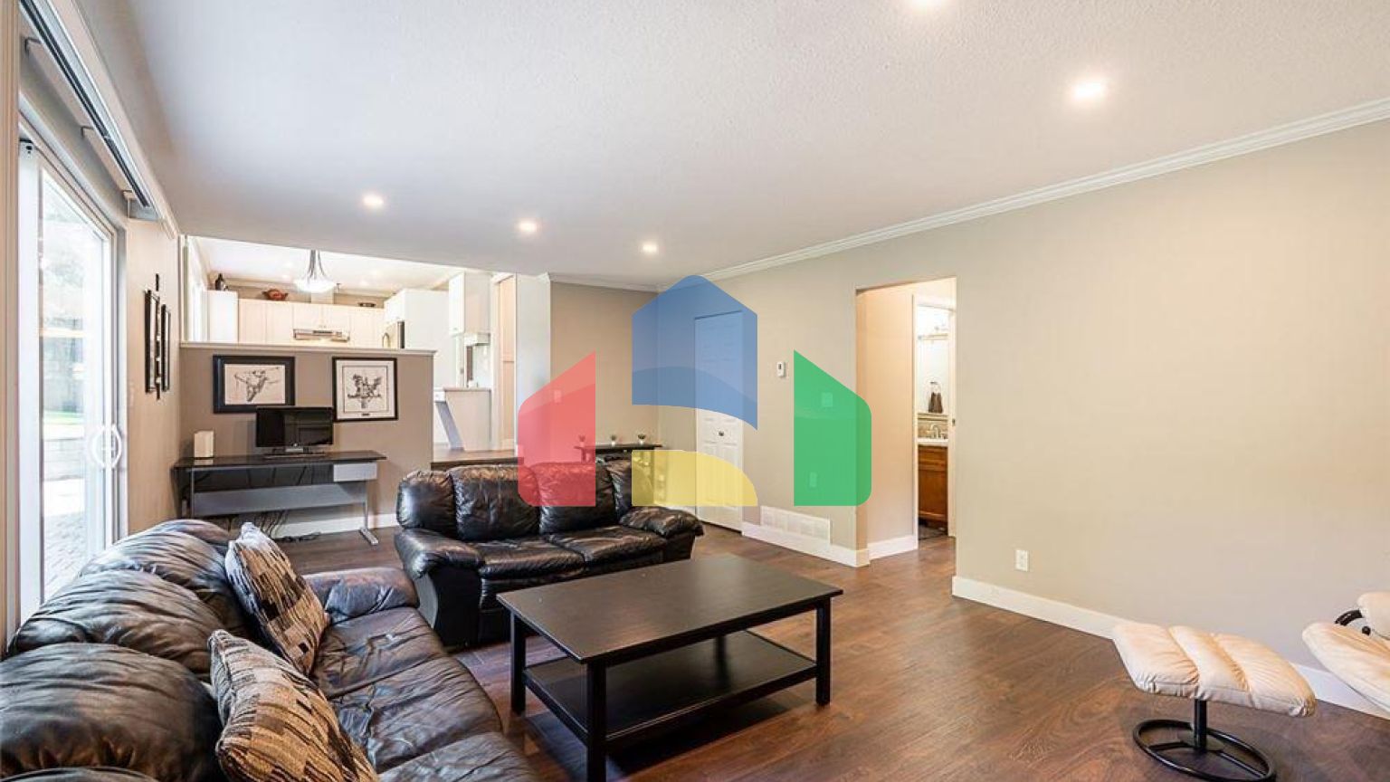 Residential - Single Family Home - Surrey, Canada - Canada