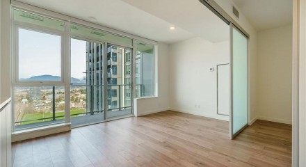 Residential - Condo/Apartment - Surrey, Canada - Canada