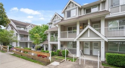Residential - Townhouse - Surrey, Canada - Canada