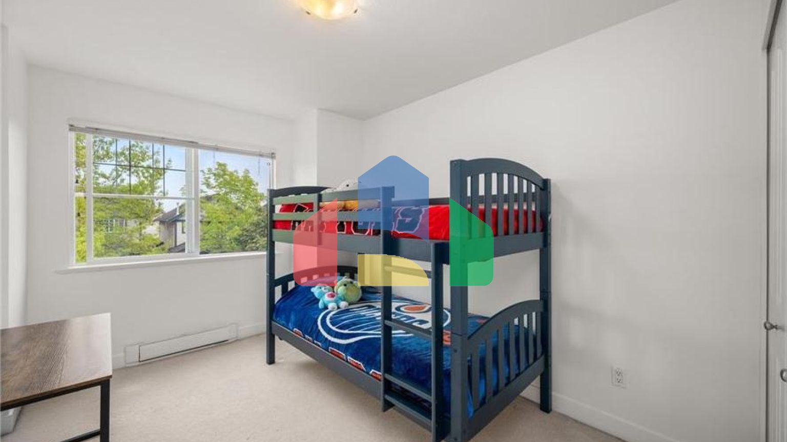 Residential - Townhouse - Surrey, Canada - Canada