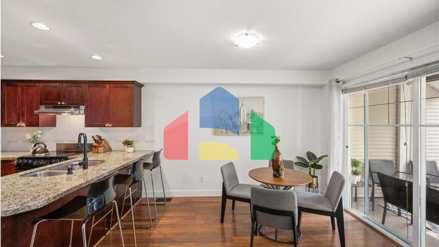 Residential - Townhouse - Surrey, Canada - Canada