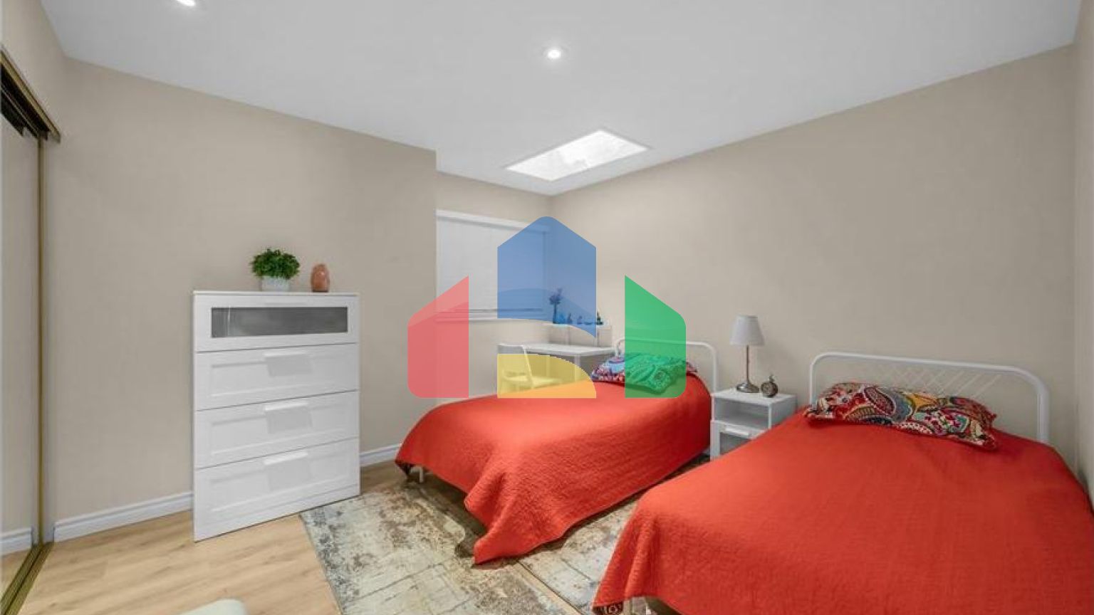 Residential - Condo/Apartment - Surrey, Canada - Canada