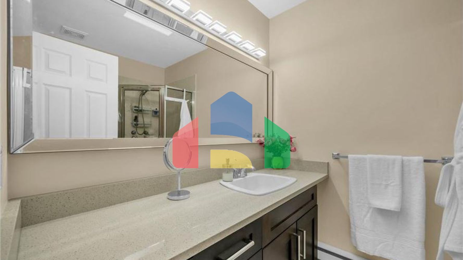 Residential - Condo/Apartment - Surrey, Canada - Canada