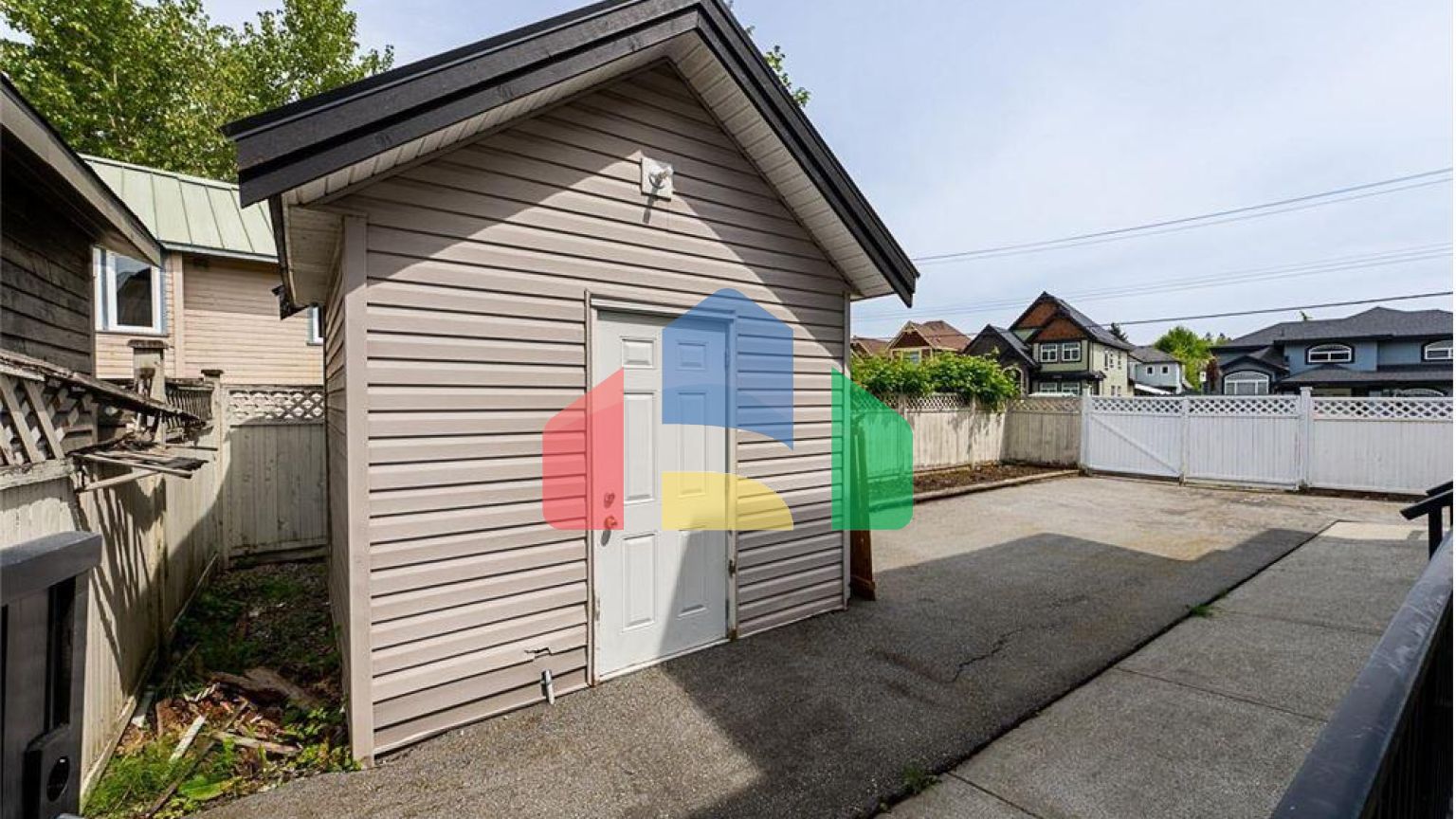 Residential - Single Family Home - Surrey, Canada - Canada