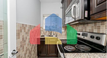 Residential - Single Family Home - Surrey, Canada - Canada