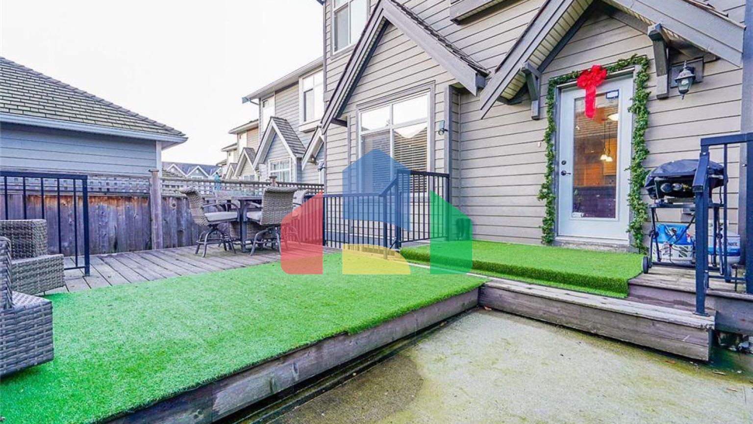 Residential - Single Family Home - Surrey, Canada - Canada