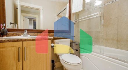 Residential - Single Family Home - Surrey, Canada - Canada