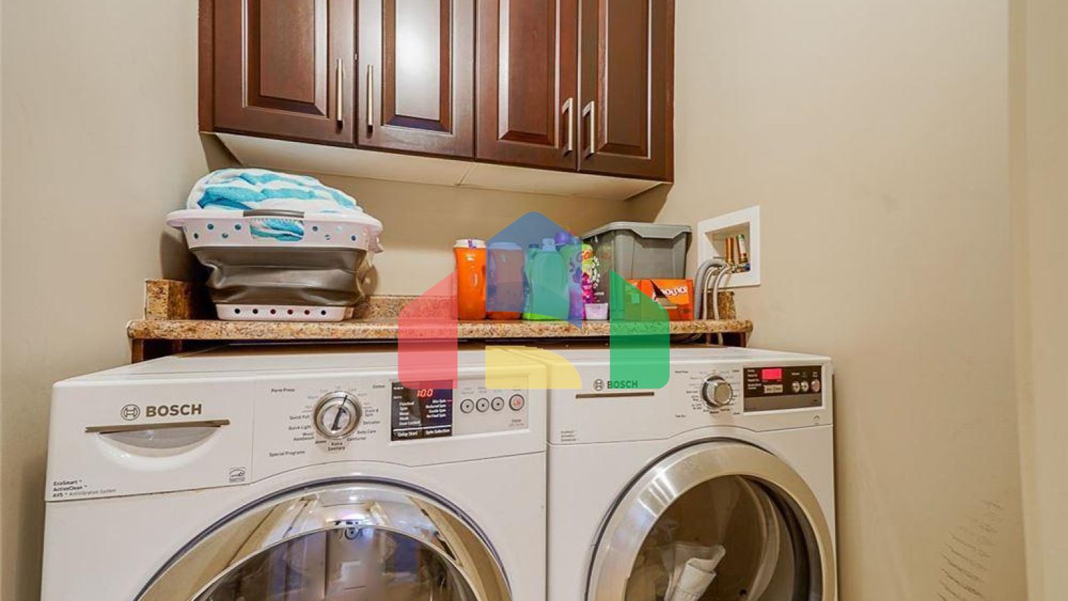 Residential - Single Family Home - Surrey, Canada - Canada