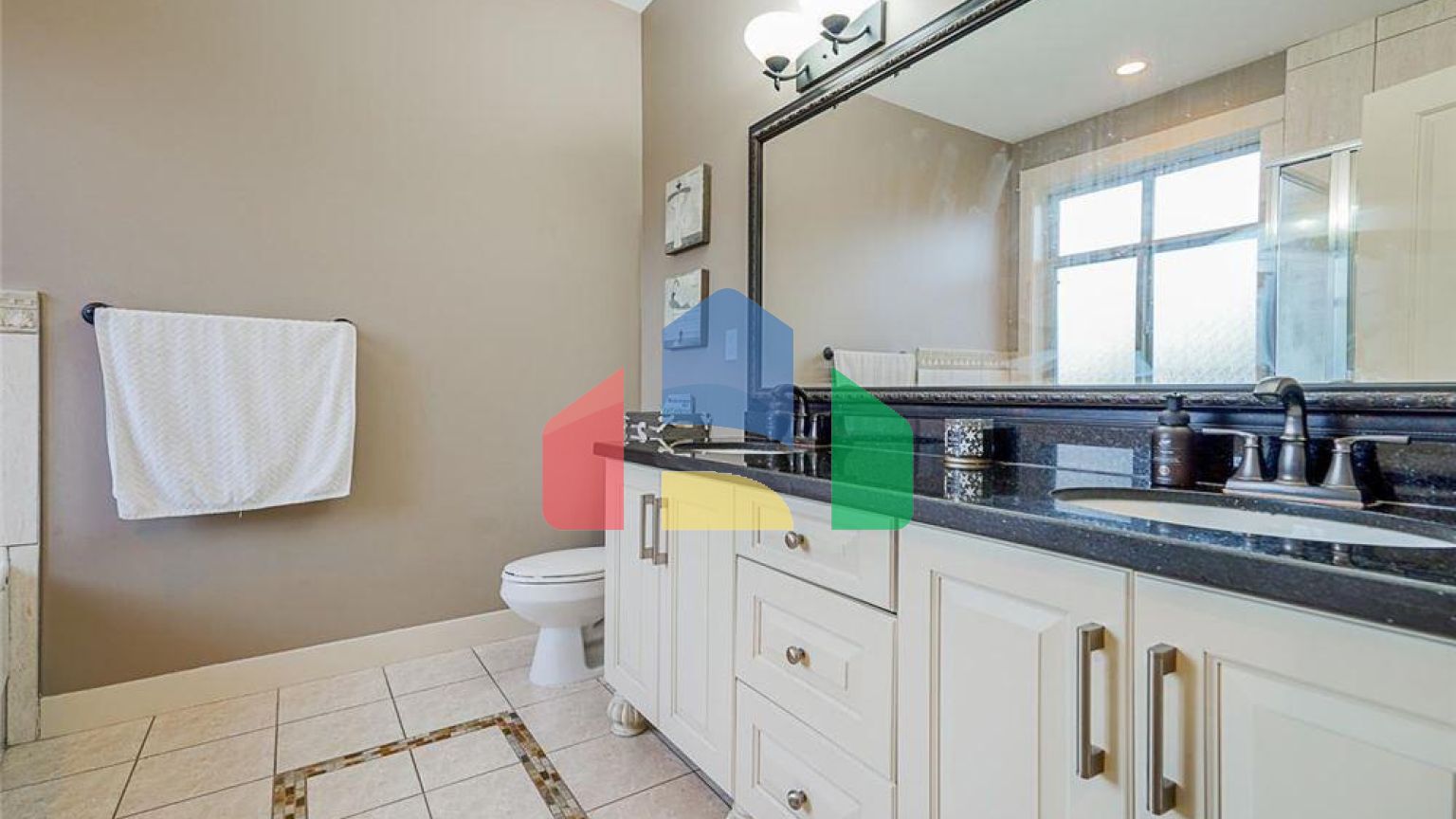 Residential - Single Family Home - Surrey, Canada - Canada