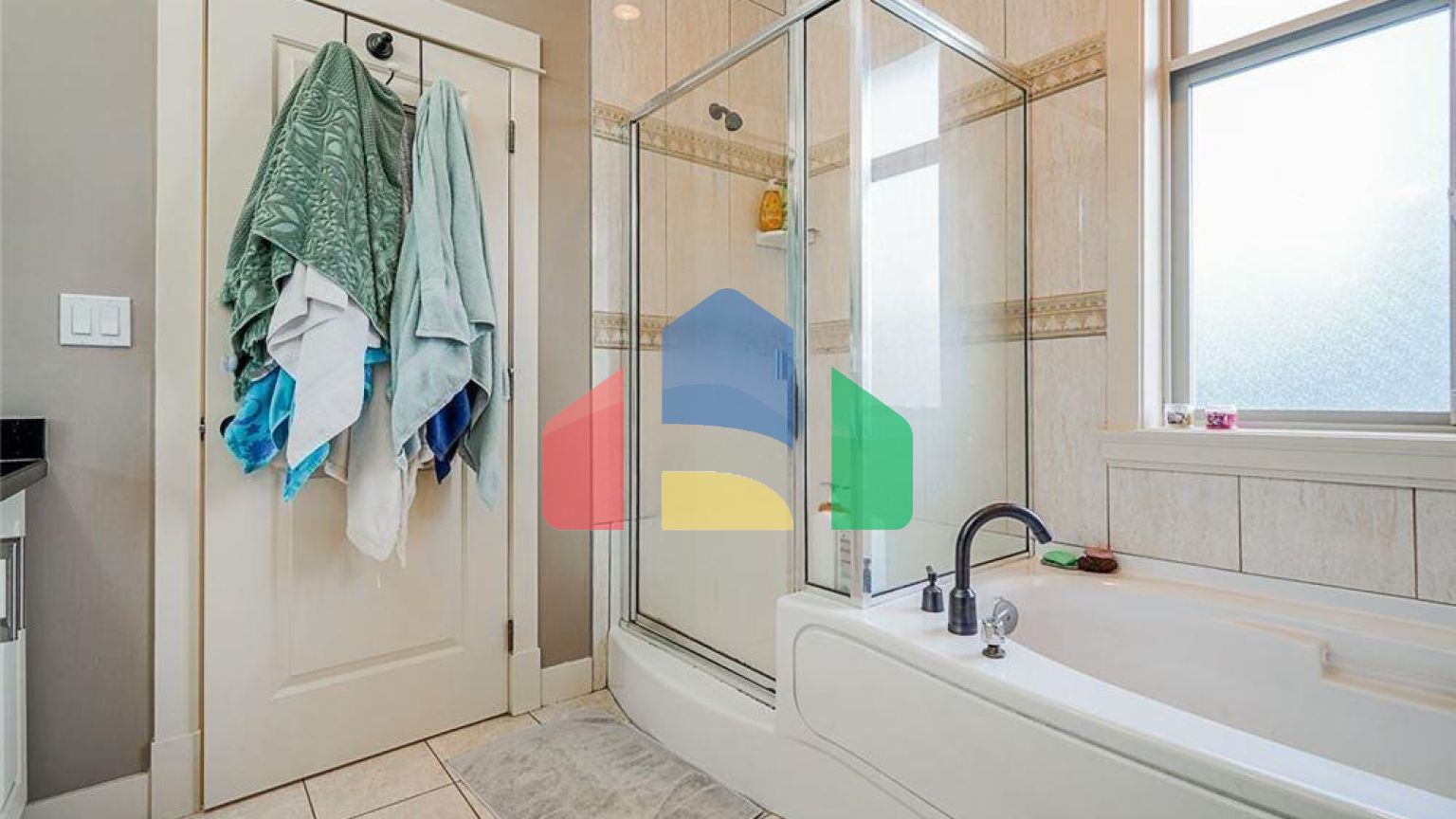 Residential - Single Family Home - Surrey, Canada - Canada