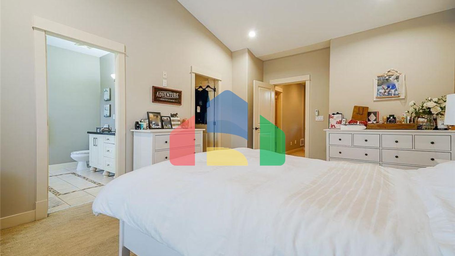 Residential - Single Family Home - Surrey, Canada - Canada