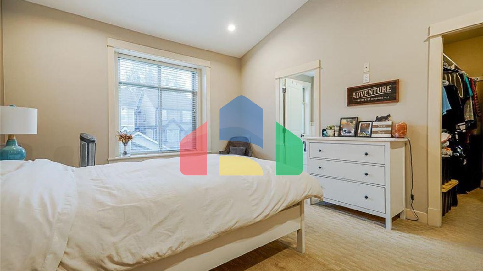 Residential - Single Family Home - Surrey, Canada - Canada