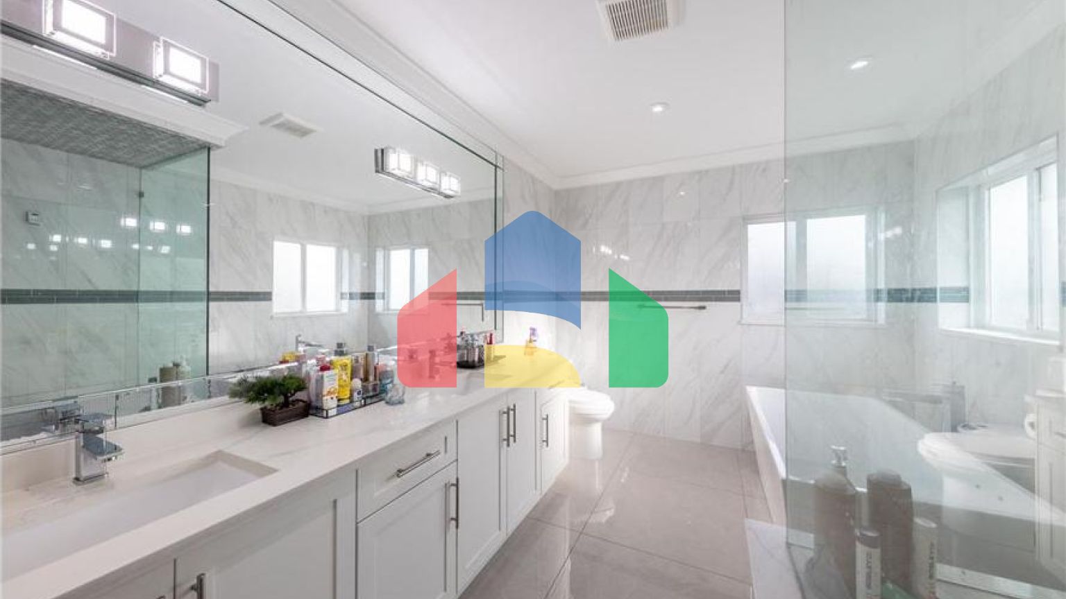 Residential - Single Family Home - Surrey, Canada - Canada