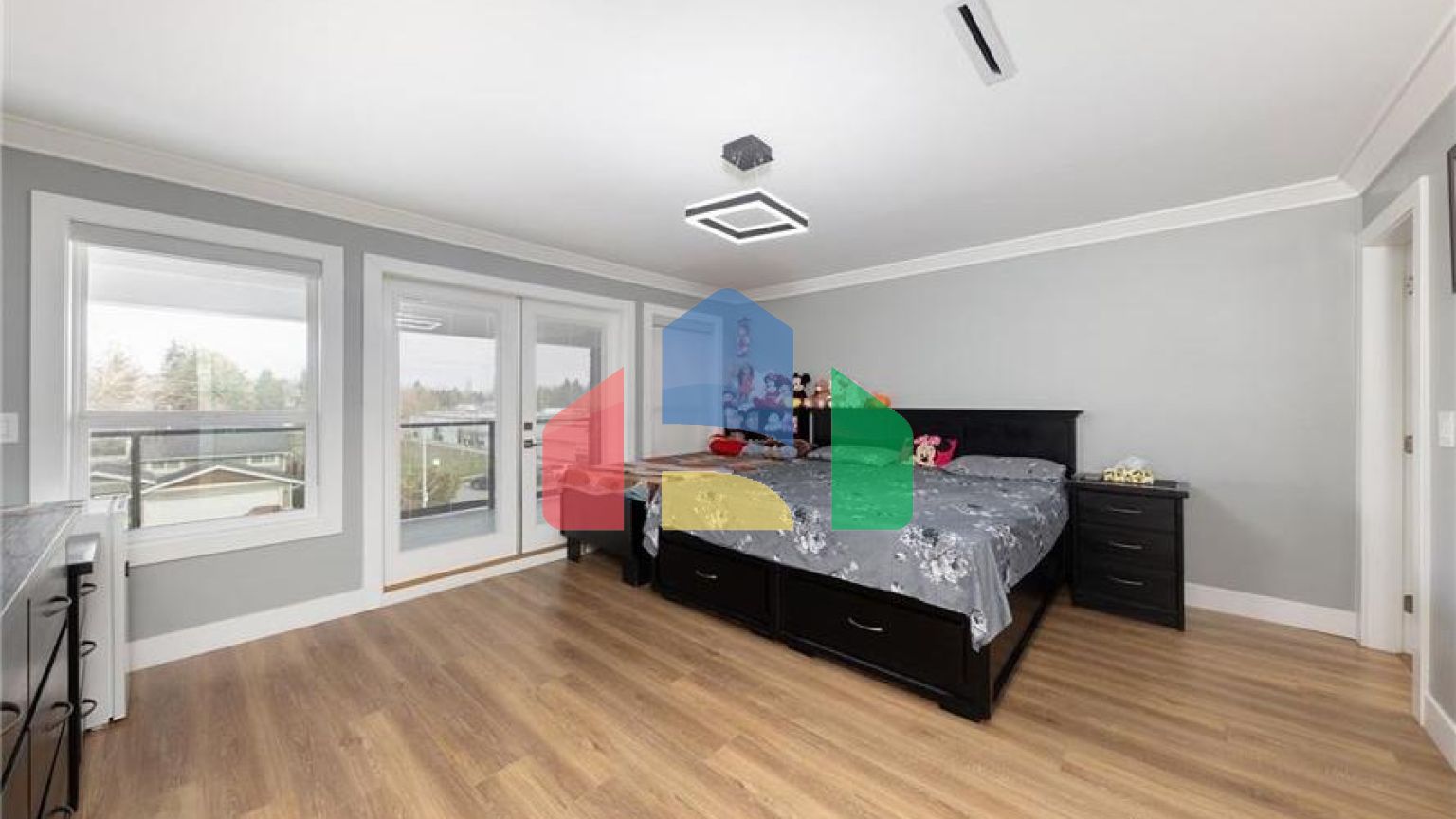 Residential - Single Family Home - Surrey, Canada - Canada