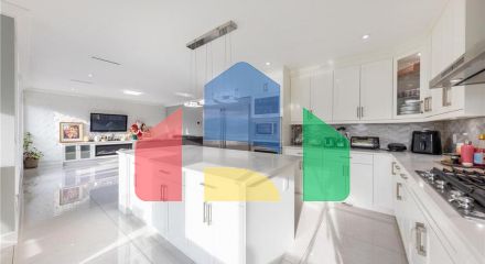 Residential - Single Family Home - Surrey, Canada - Canada