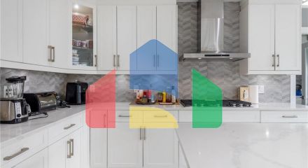 Residential - Single Family Home - Surrey, Canada - Canada