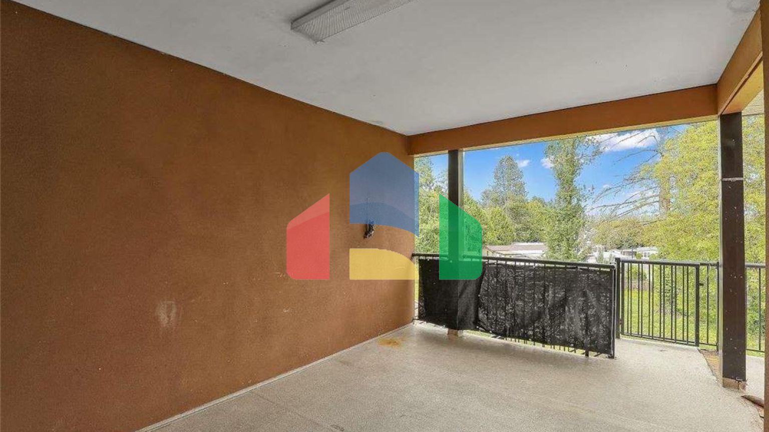 Residential - Single Family Home - Surrey, Canada - Canada