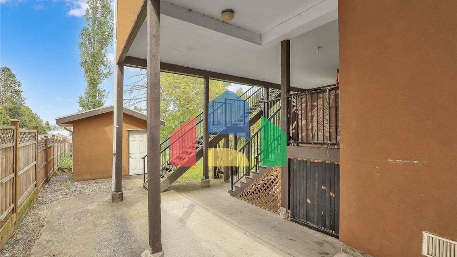 Residential - Single Family Home - Surrey, Canada - Canada