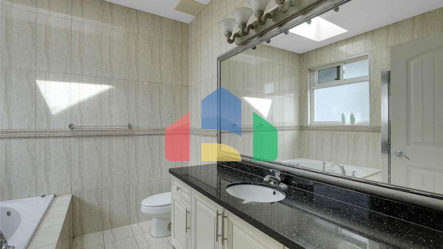 Residential - Single Family Home - Surrey, Canada - Canada