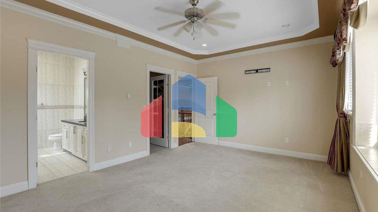 Residential - Single Family Home - Surrey, Canada - Canada