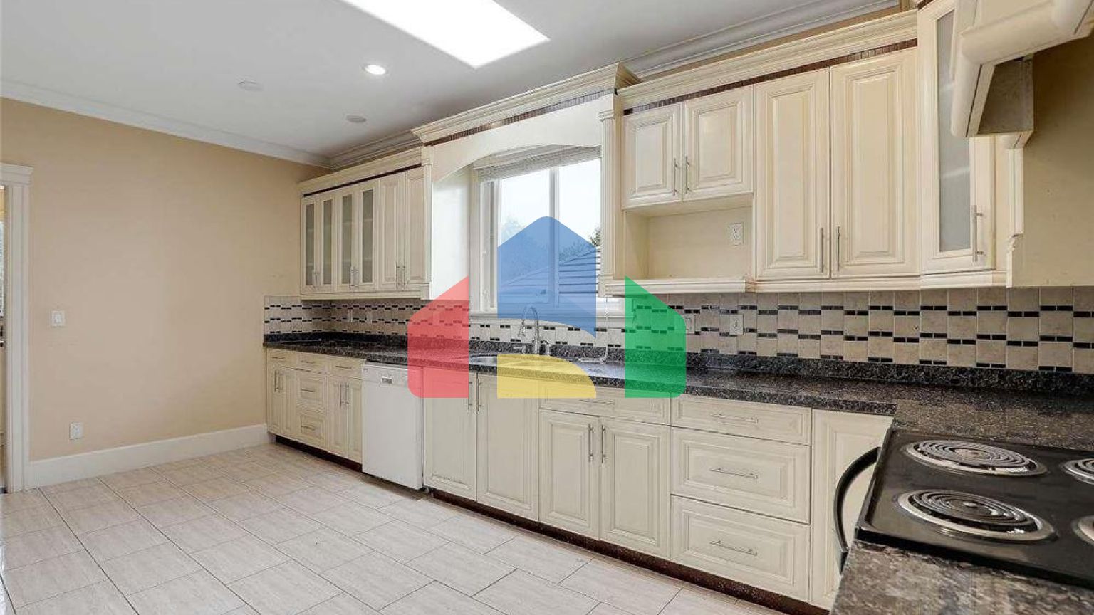 Residential - Single Family Home - Surrey, Canada - Canada