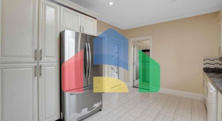 Residential - Single Family Home - Surrey, Canada - Canada