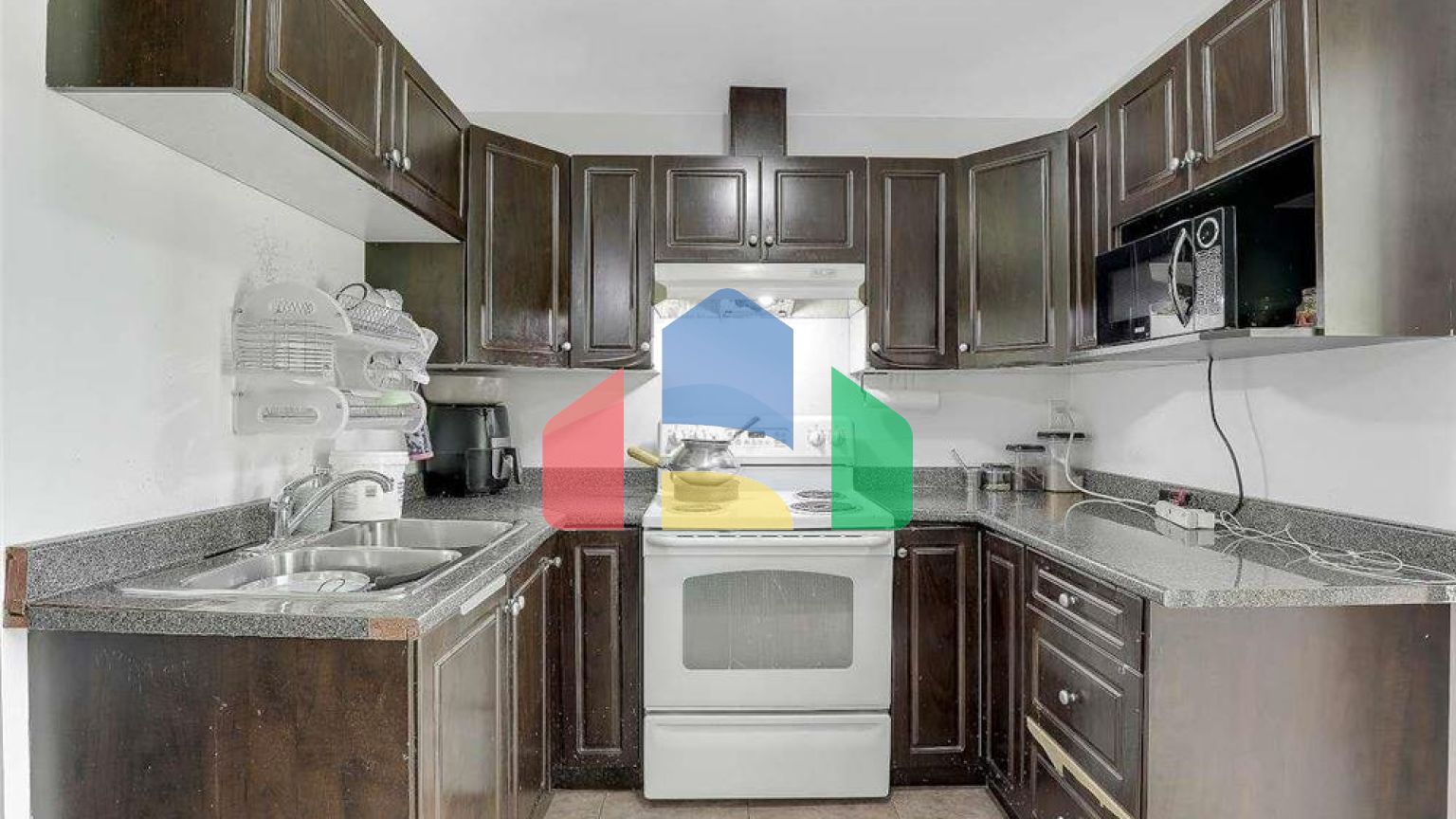 Residential - Single Family Home - Surrey, Canada - Canada