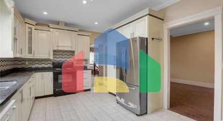 Residential - Single Family Home - Surrey, Canada - Canada