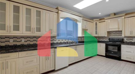 Residential - Single Family Home - Surrey, Canada - Canada