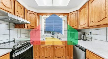Residential - Single Family Home - Surrey, Canada - Canada