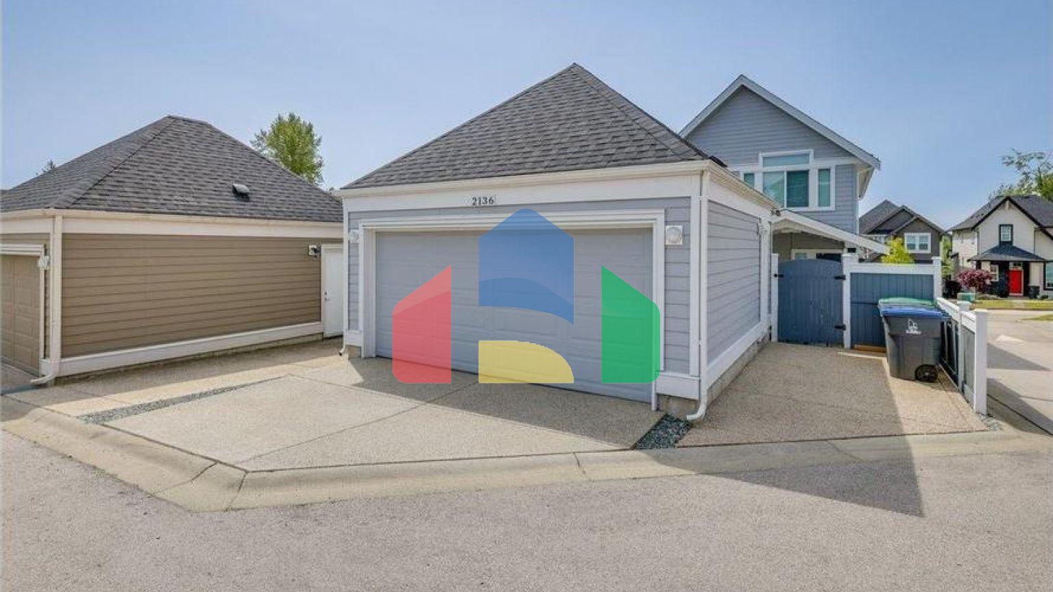 Residential - Single Family Home - Surrey, Canada - Canada