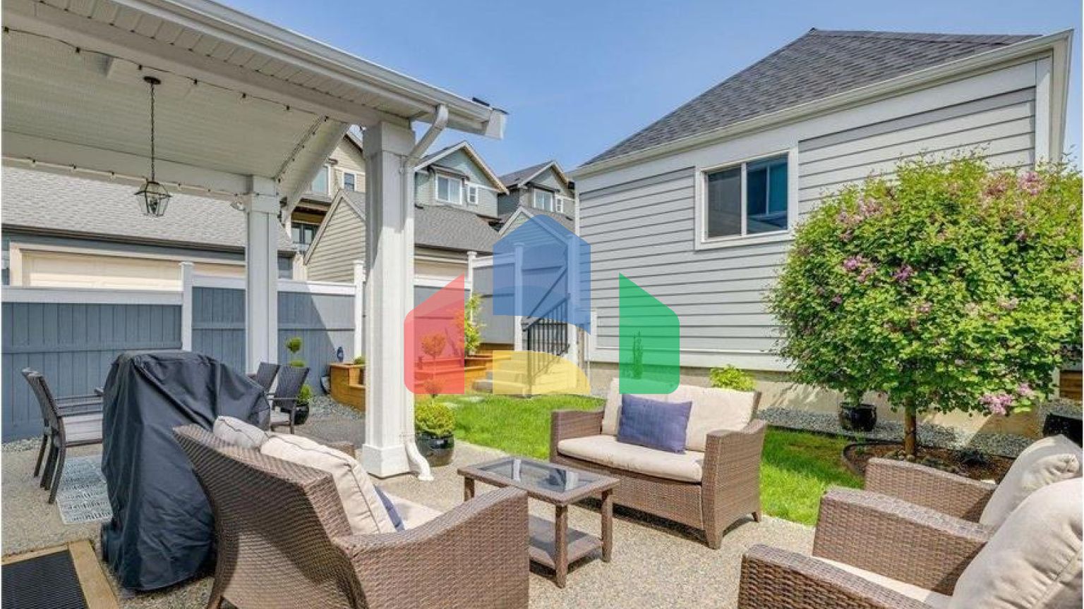 Residential - Single Family Home - Surrey, Canada - Canada